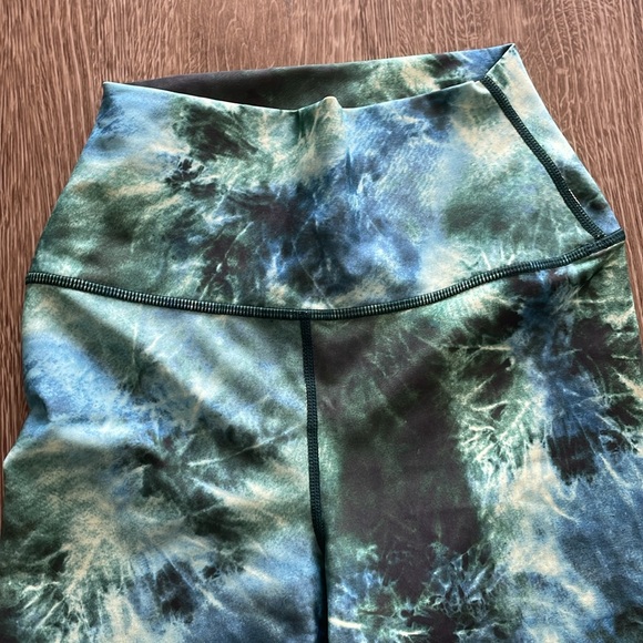 NWOT- Carbon38 Blue Green Tie Dye High Rise Leggings - Picture 4 of 5